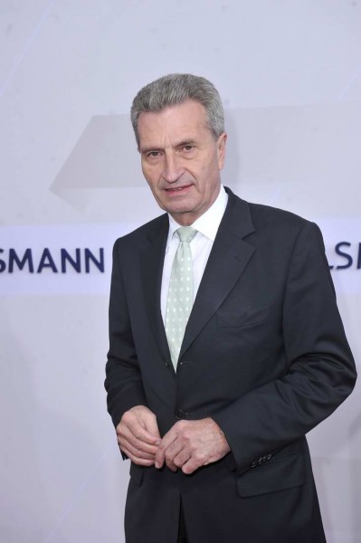 Günther Oettinger Günther Oettinger  -  Bertelsmann Party 2015 in der Hauptstadtrepräsentanz Unter den Linden  in Berlin  am 18.06.2015 -  Foto: SuccoMedia / Ralf Succo
